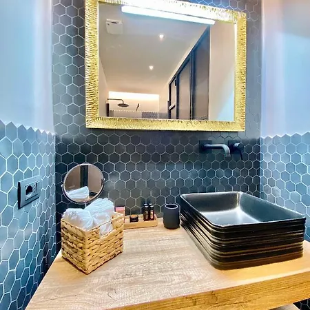 Vicomillesuites Adults-only