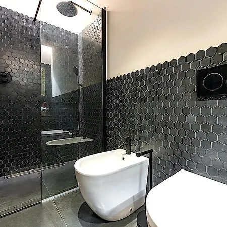 ゲストハウス Vicomillesuites Adults-only 4*